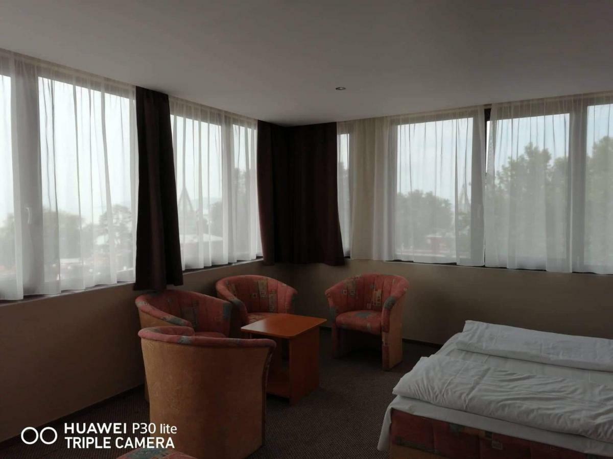 Hotel Tagore バラトンフレド エクステリア 写真